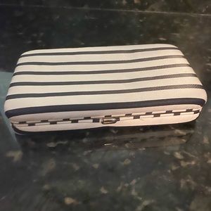 Hard Case Wallet